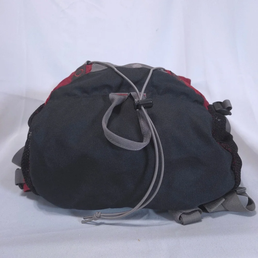CamelBak Rim Runner Hydration Backpack w/ Bladder D-Fit Red Grey Hiking Trail